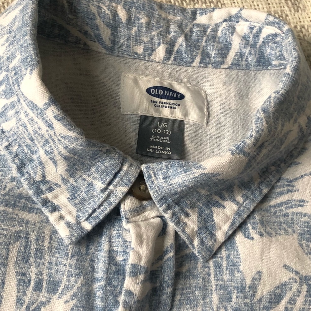 [Old Navy] boy’s short sleeve shirt - Picture 2 of 2